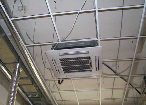 Установка кондиционер в подвесной потолок типа 